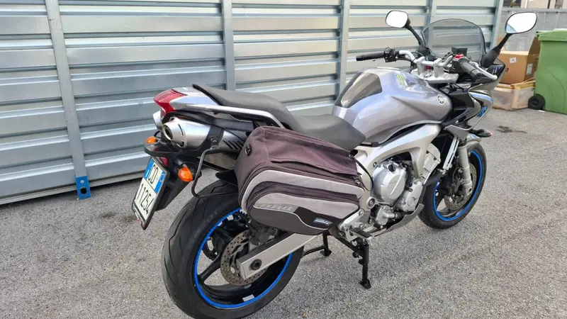 Yamaha FZ6 Fazer (2004 - 07) (4)