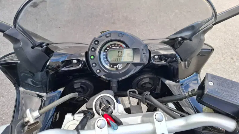 Yamaha FZ6 Fazer (2004 - 07) (8)