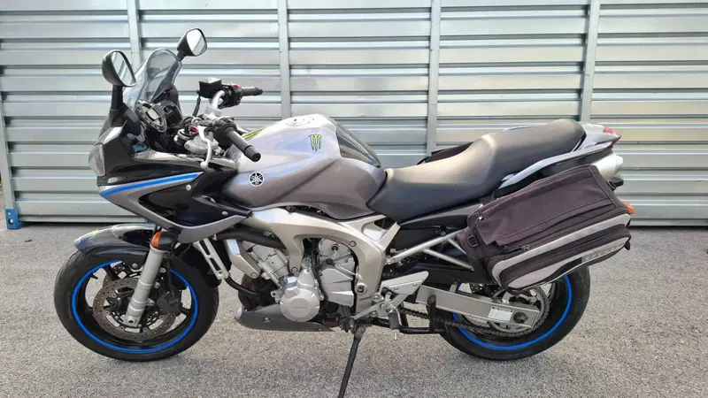 Yamaha FZ6 Fazer (2004 - 07) (9)