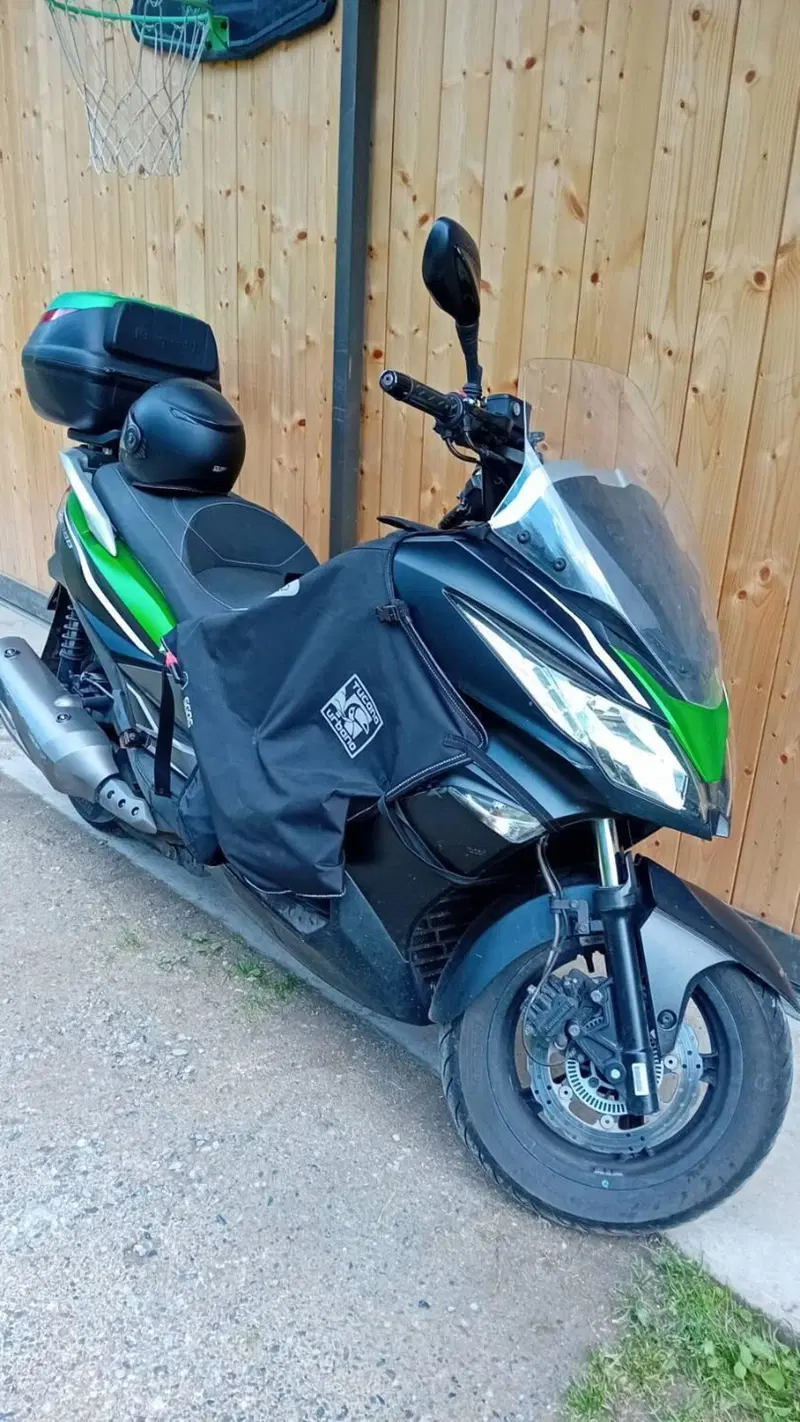 Kawasaki J 300 (2014) (2)