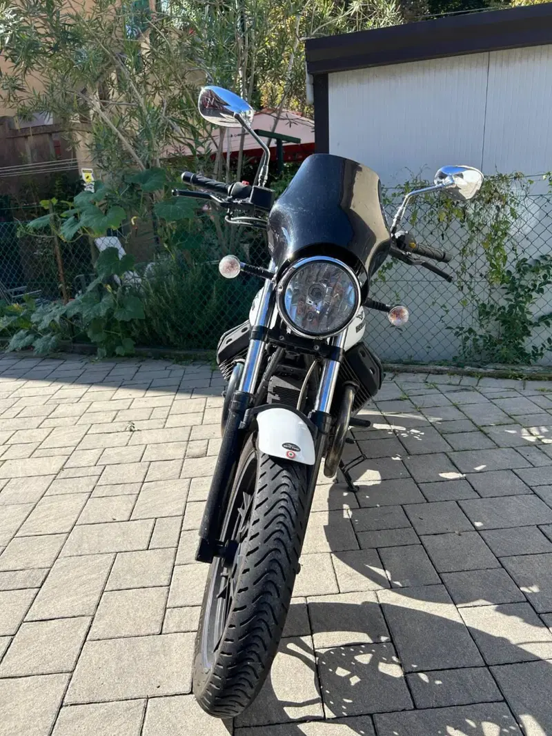 Moto Guzzi V7 Stone (2012 - 15) (3)