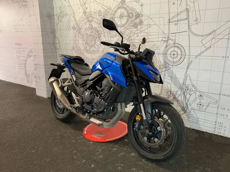 Honda CB 750 Hornet (2025) (3)