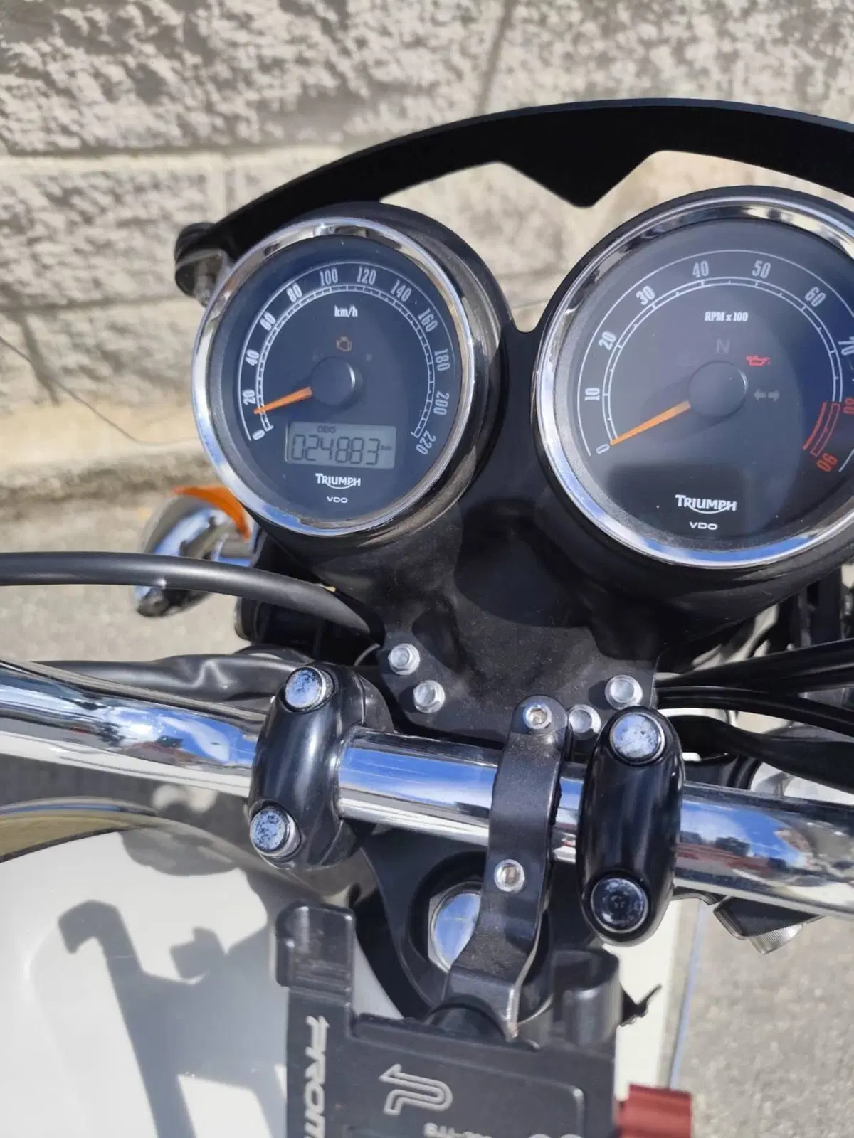 Triumph Bonneville T100 (2008 - 16) (4)