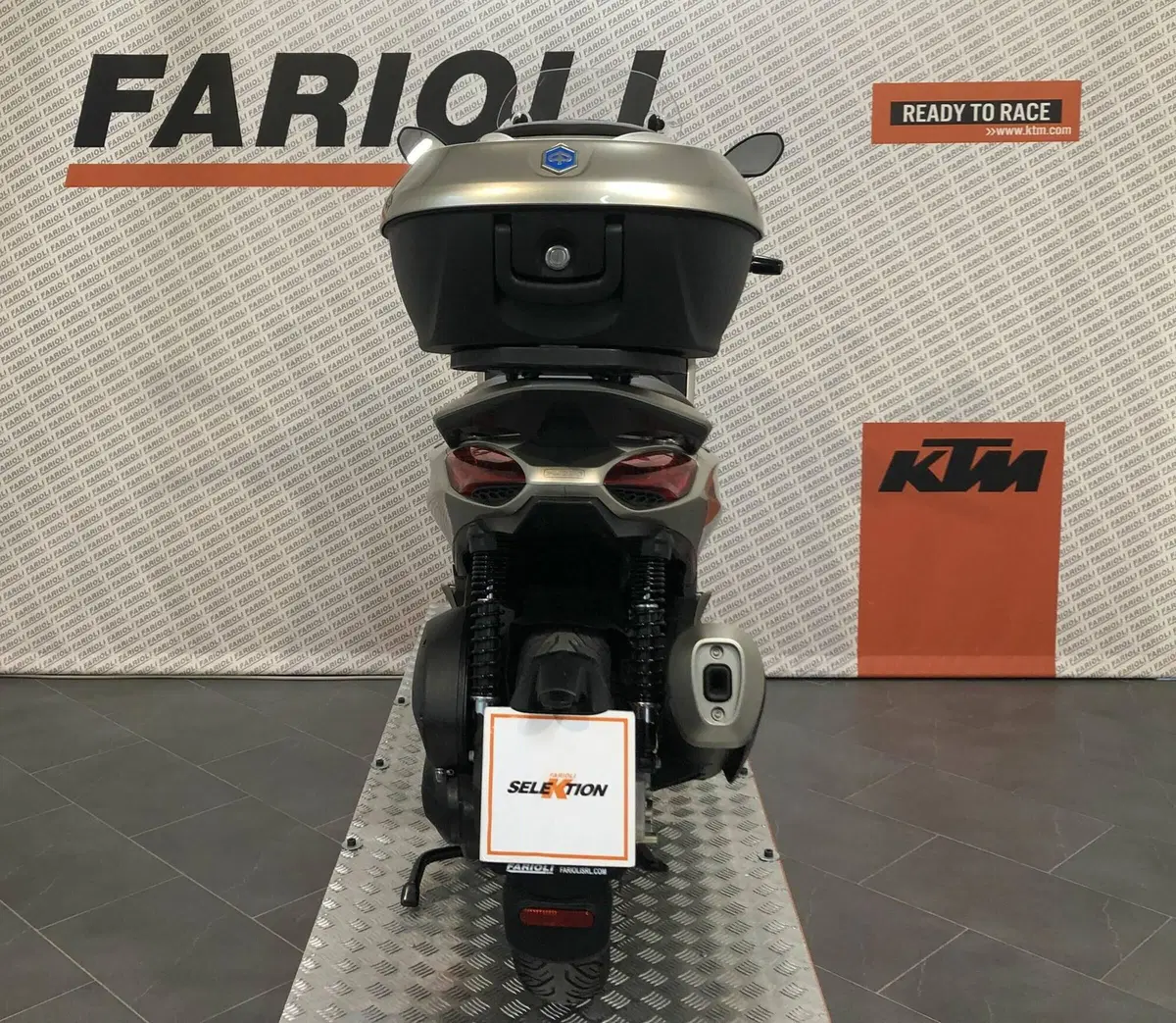 Piaggio Beverly 300 ABS-ASR (2021 - 25) (3)