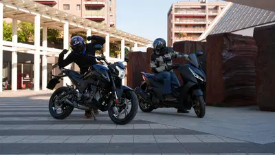 Moto 125 contro scooter 125: chi &egrave; davvero il re della citt&agrave; nel 2026? [VIDEO]