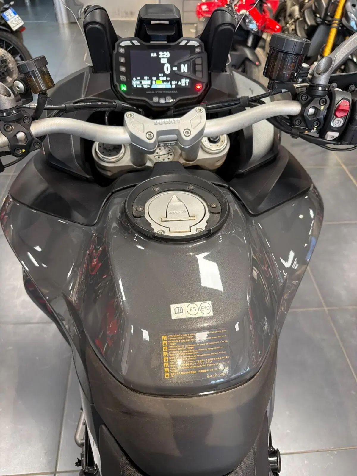 Ducati Multistrada V2 S (2022 - 24) (12)