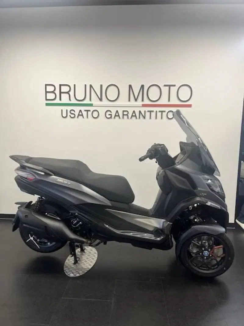 Piaggio MP3 530 Hpe Exclusive (2025 - 26)