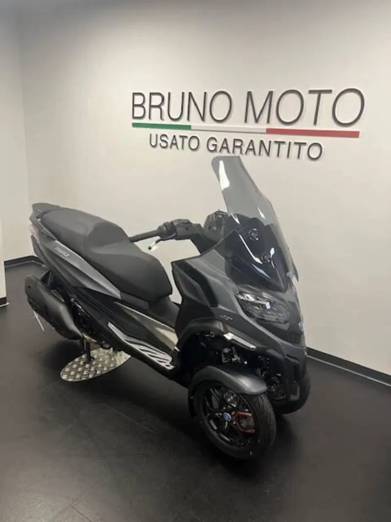 Piaggio MP3 530 Hpe Exclusive (2025 - 26) (5)