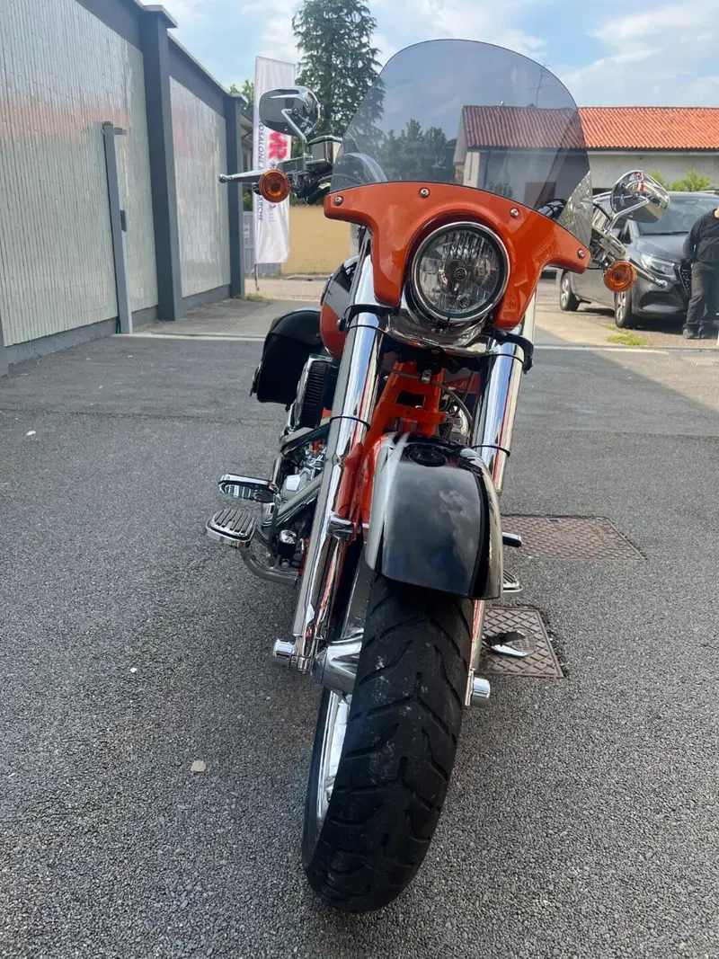 Harley-Davidson 1800 Convertible (2010 - 11) - FLSTSE (3)