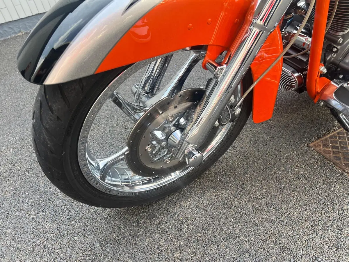 Harley-Davidson 1800 Convertible (2010 - 11) - FLSTSE (16)