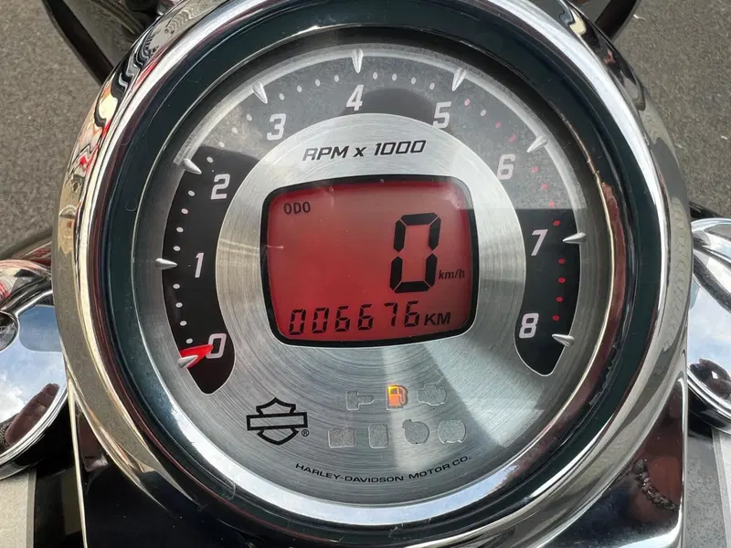 Harley-Davidson 1800 Convertible (2010 - 11) - FLSTSE (5)