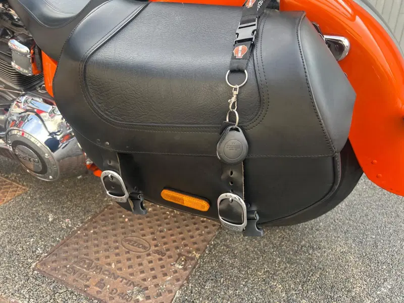 Harley-Davidson 1800 Convertible (2010 - 11) - FLSTSE (10)