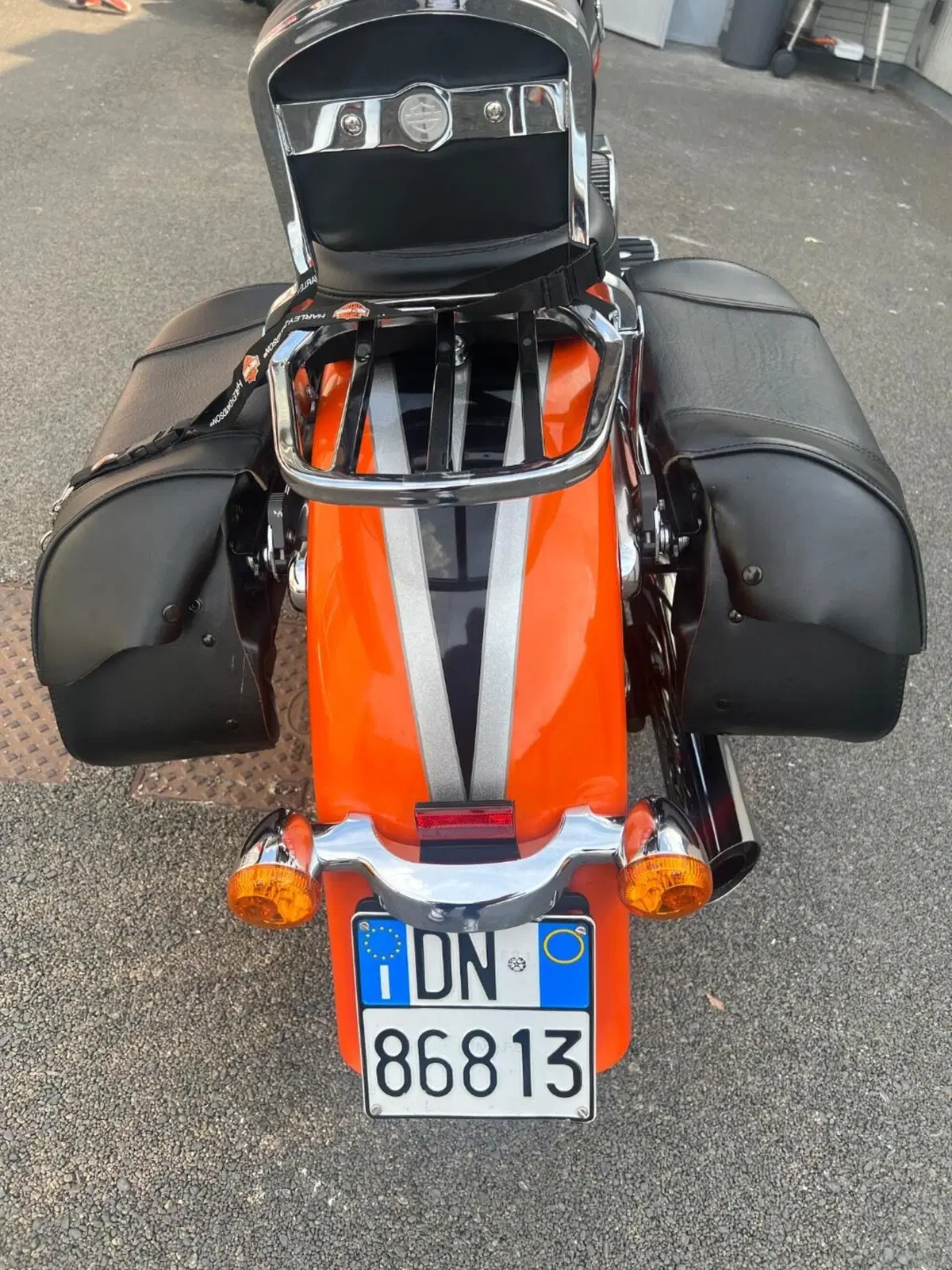 Harley-Davidson 1800 Convertible (2010 - 11) - FLSTSE (4)