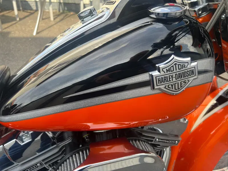 Harley-Davidson 1800 Convertible (2010 - 11) - FLSTSE (9)