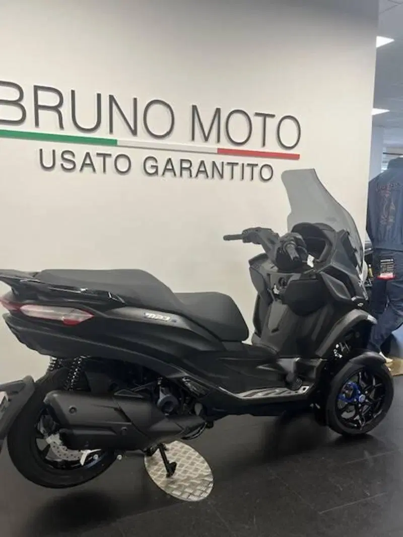 Piaggio MP3 400 Sport Hpe (2025 - 26) (2)