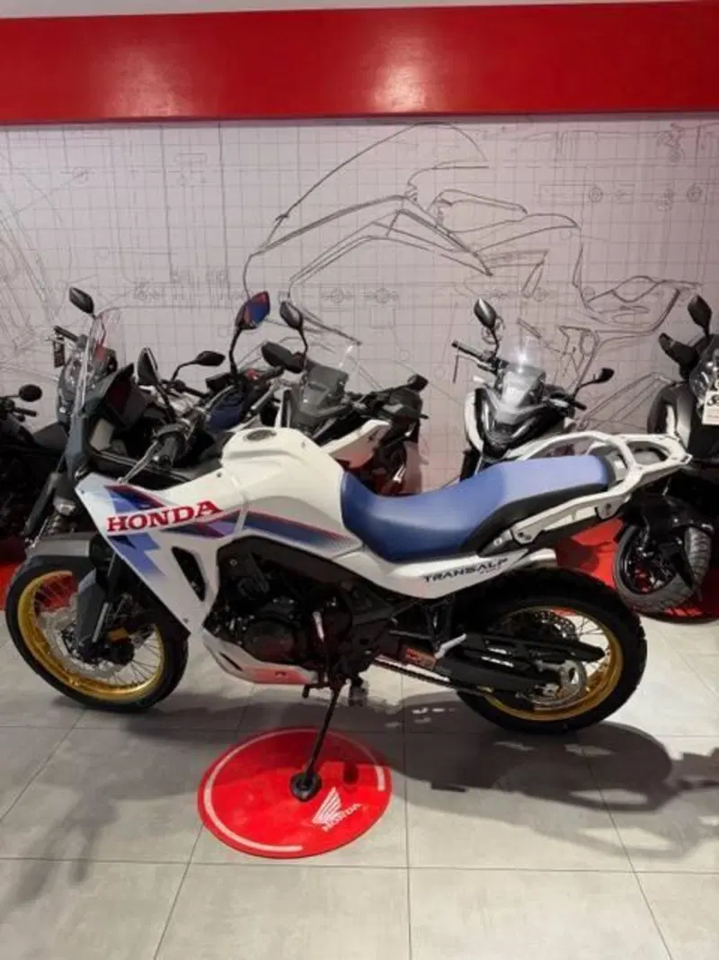 Honda Transalp XL750 (2026) (8)