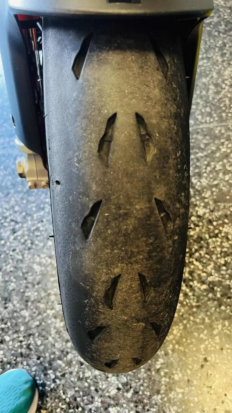Aprilia Tuono V4 Factory (2021 - 24) (8)