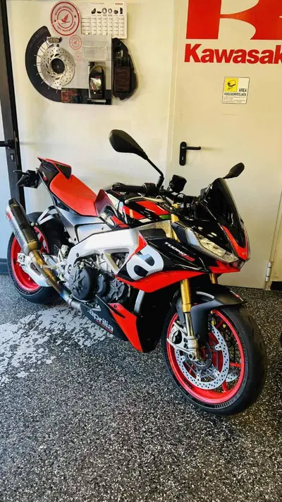 Aprilia Tuono V4 Factory (2021 - 24) usata