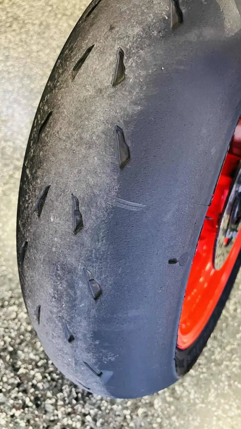 Aprilia Tuono V4 Factory (2021 - 24) (11)