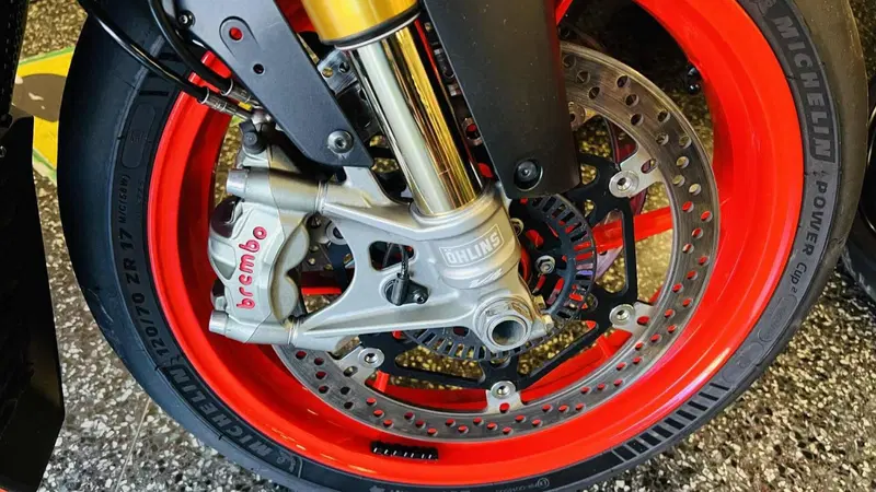 Aprilia Tuono V4 Factory (2021 - 24) (6)