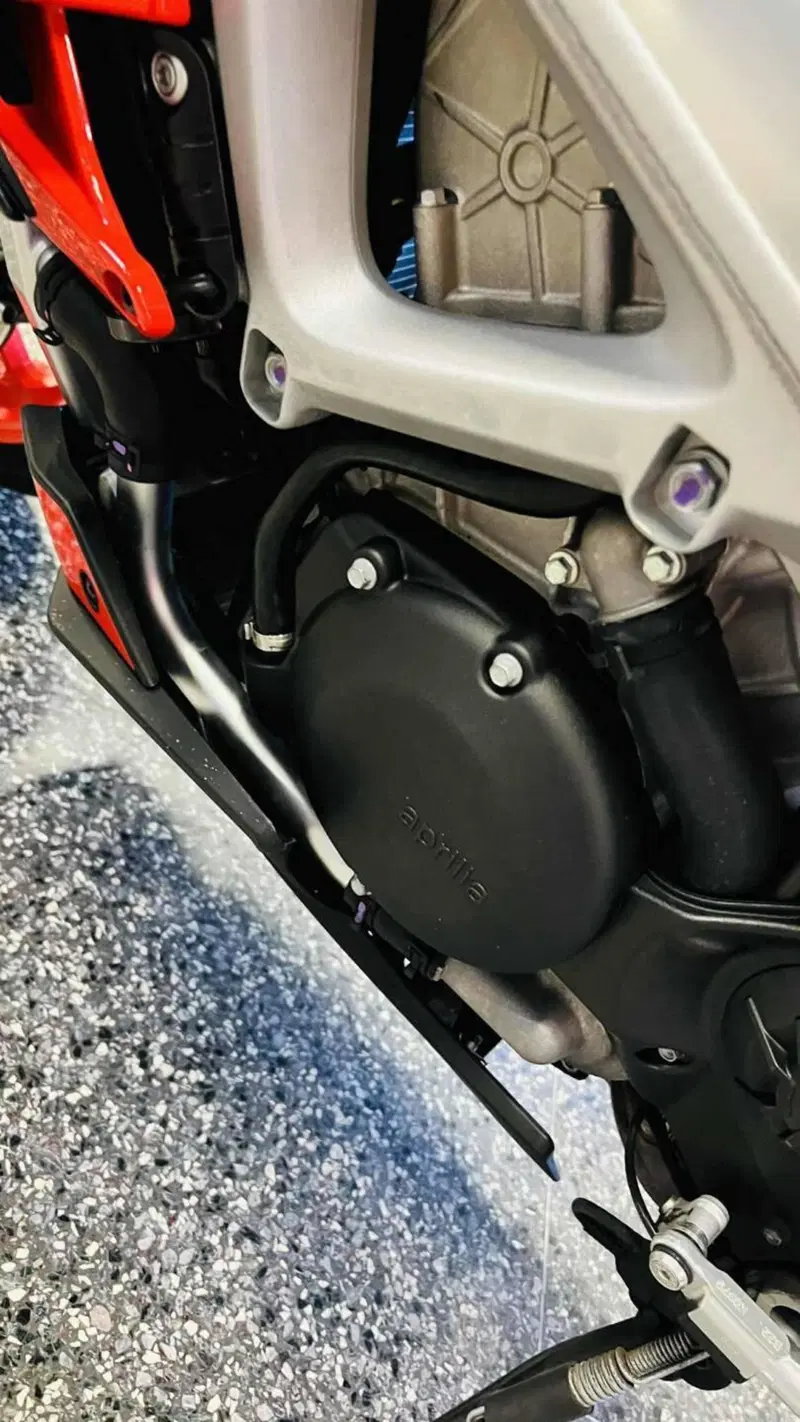 Aprilia Tuono V4 Factory (2021 - 24) (5)