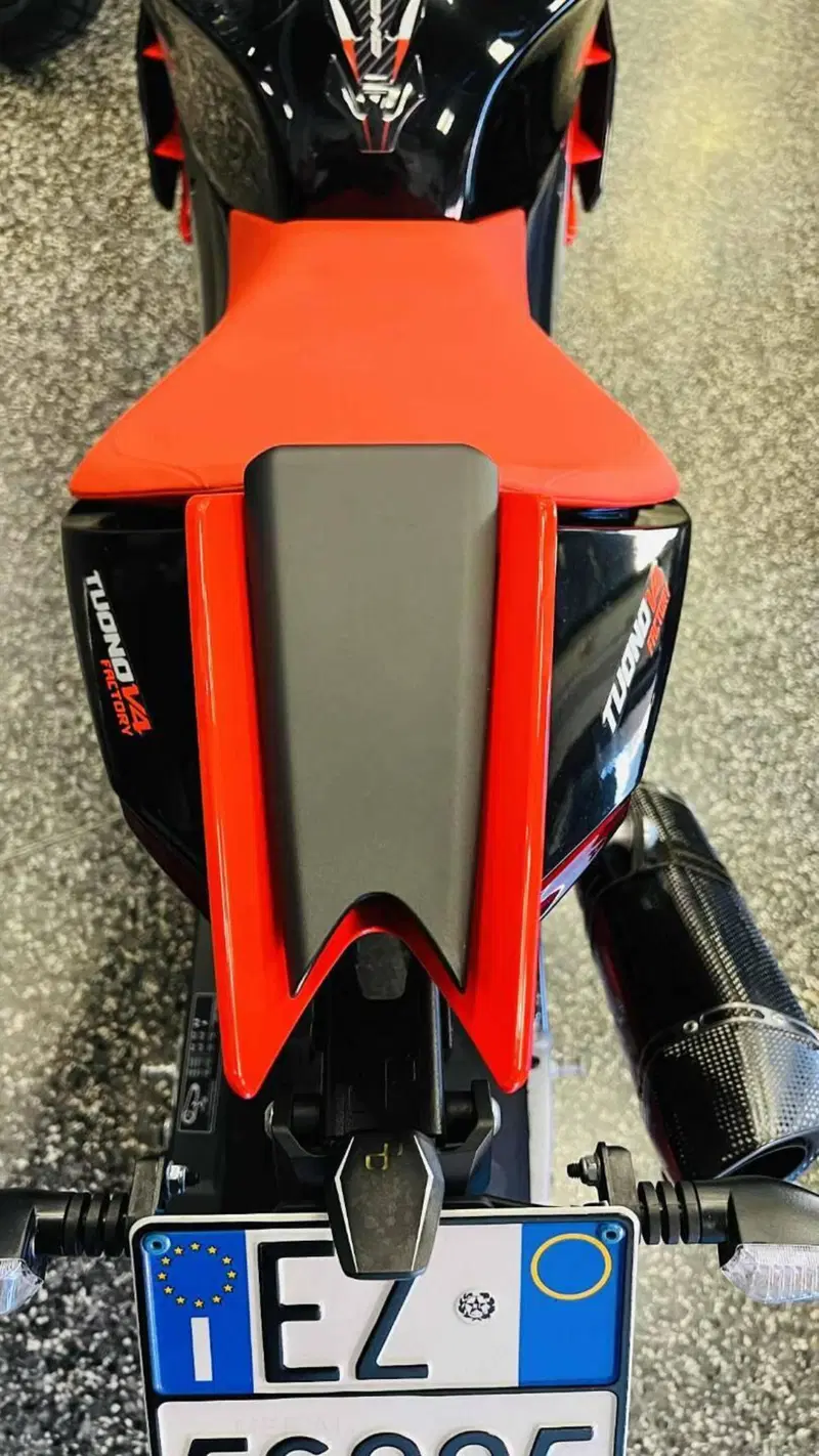 Aprilia Tuono V4 Factory (2021 - 24) (7)