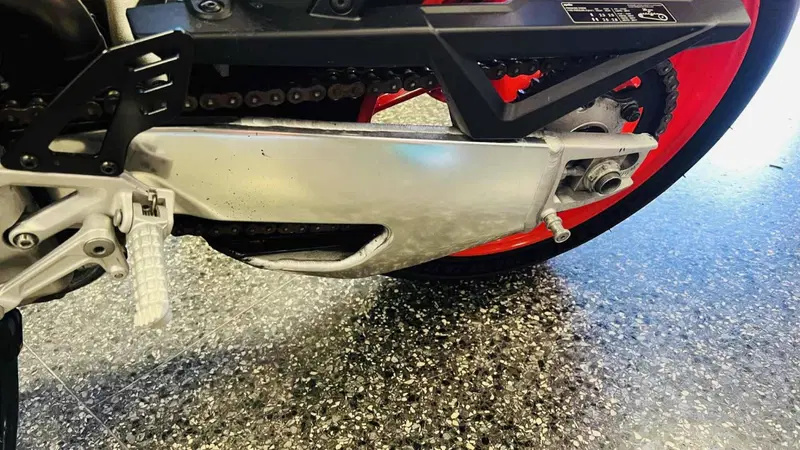 Aprilia Tuono V4 Factory (2021 - 24) (9)