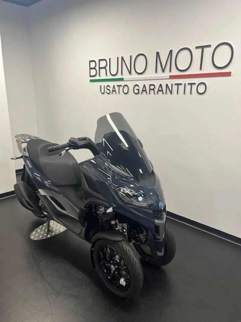 Piaggio MP3 310 (2025 - 26) (2)