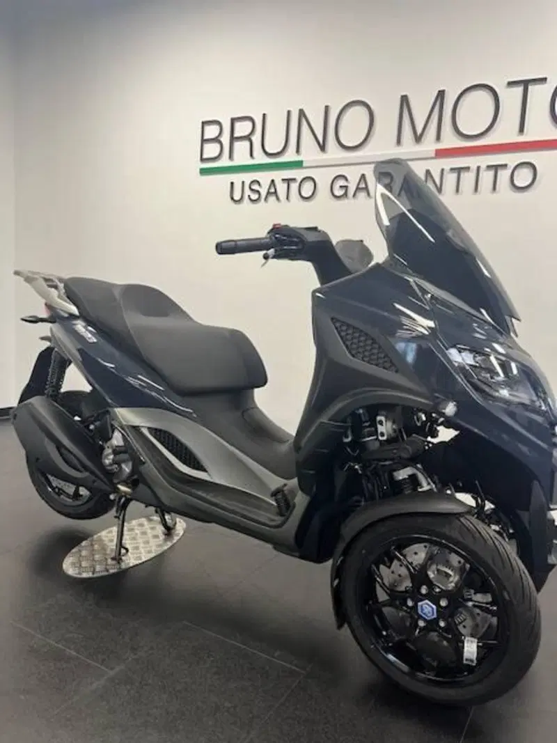 Piaggio MP3 310 (2025 - 26) (3)