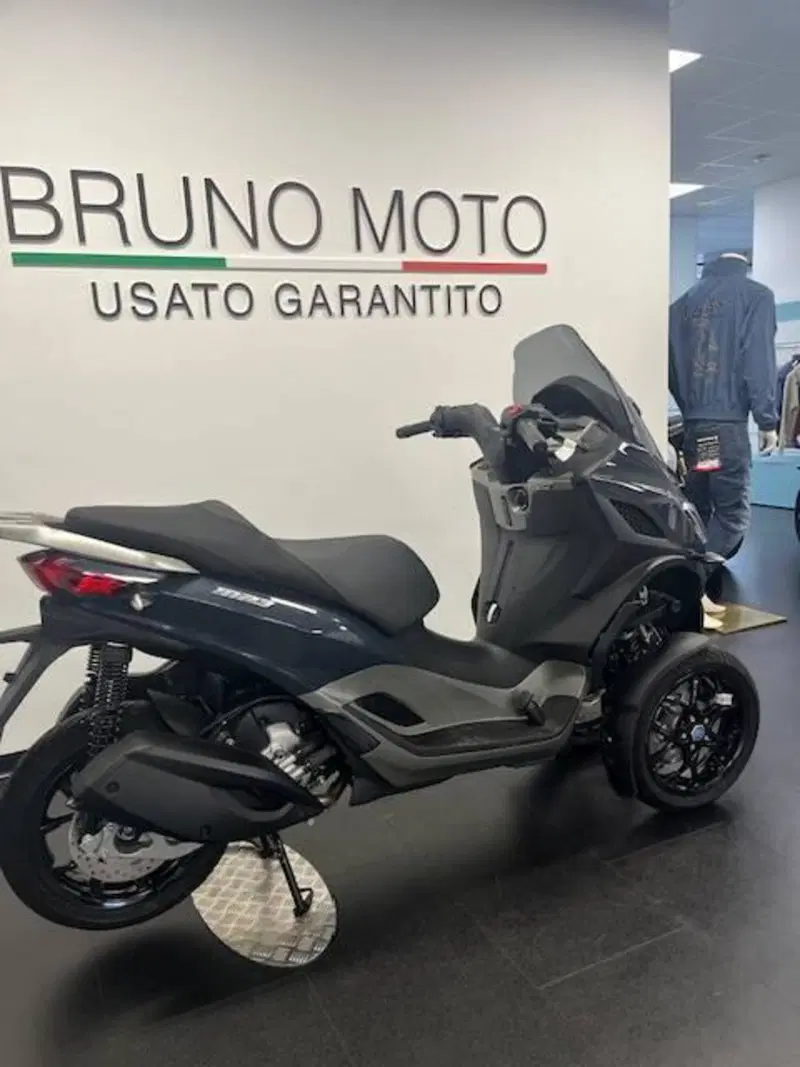 Piaggio MP3 310 (2025 - 26) (5)
