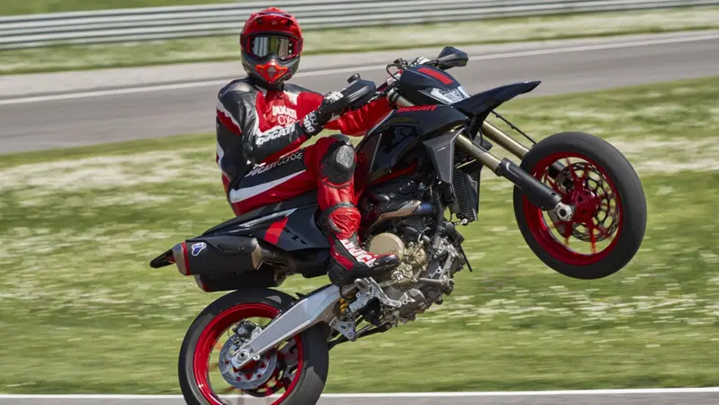 Pi&ugrave; nera, pi&ugrave; arrabbiata, pi&ugrave; Hyper: arriva la Ducati 698 Mono Nera