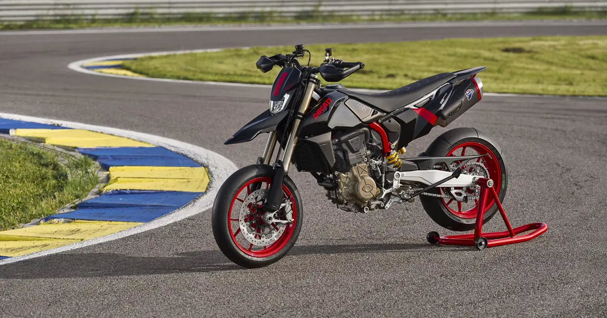Pi&ugrave; nera, pi&ugrave; arrabbiata, pi&ugrave; Hyper: arriva la Ducati 698 Mono Nera