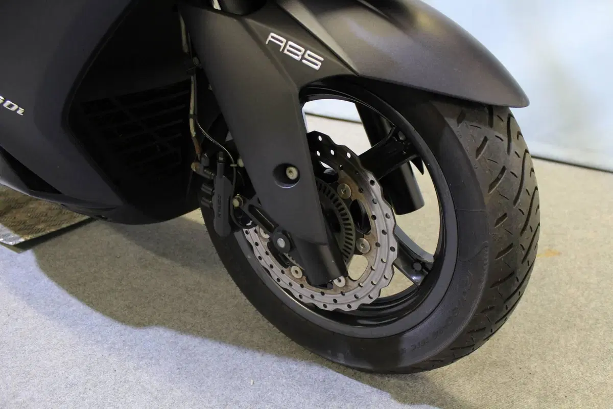 Kymco Downtown 350i ABS (2015 - 17) (7)