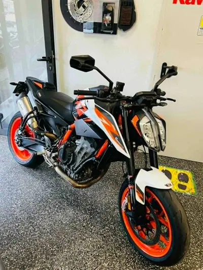 KTM 890 Duke R (2021) usata