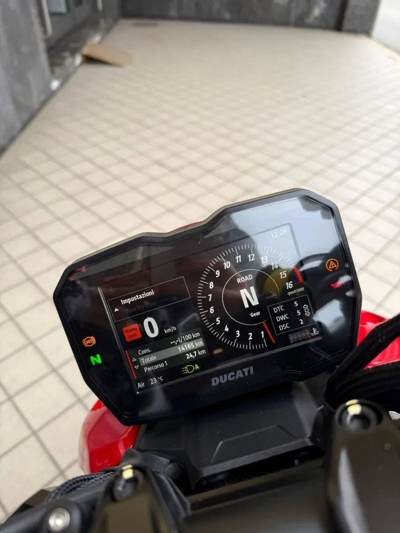 Ducati Streetfighter V4 S (2023 - 24) (2)