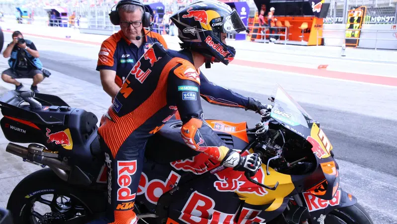 MotoGP 2026. GP di Catalunya. Pre-qualifiche: Pedro Acosta meglio di tutti, poi &Aacute;lex M&aacute;rquez e Brad Binder. Fuori dai 10 Jorge Mart&iacute;n e Pecco Bagnaia [CLASSIFICA]
