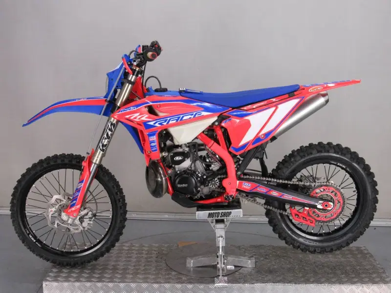 Betamotor RR 250 2T Enduro Race (2025) (5)