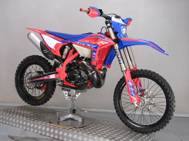 Betamotor RR 250 2T Enduro Race (2025) (9)