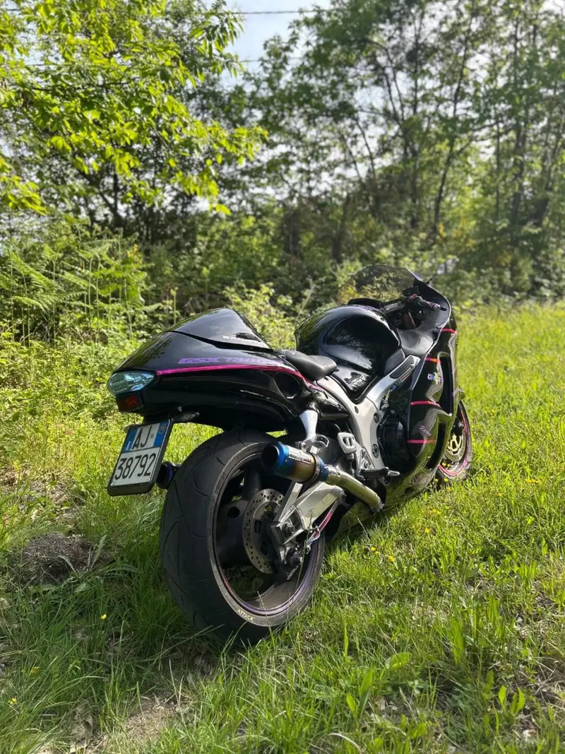 Suzuki GSX 1300 R Hayabusa (1999 - 06) (2)