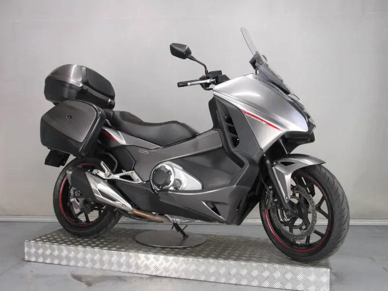 Honda Integra 750 DCT Sport (2017) (9)