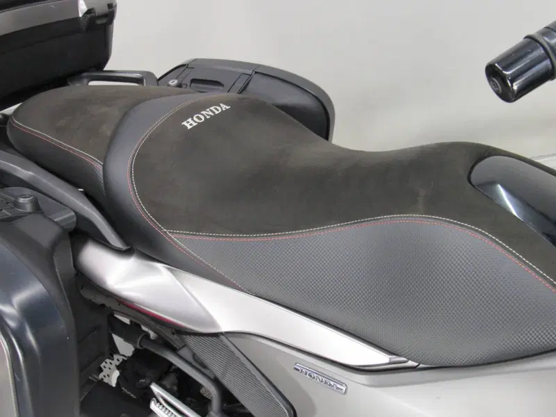 Honda Integra 750 DCT Sport (2017) (11)