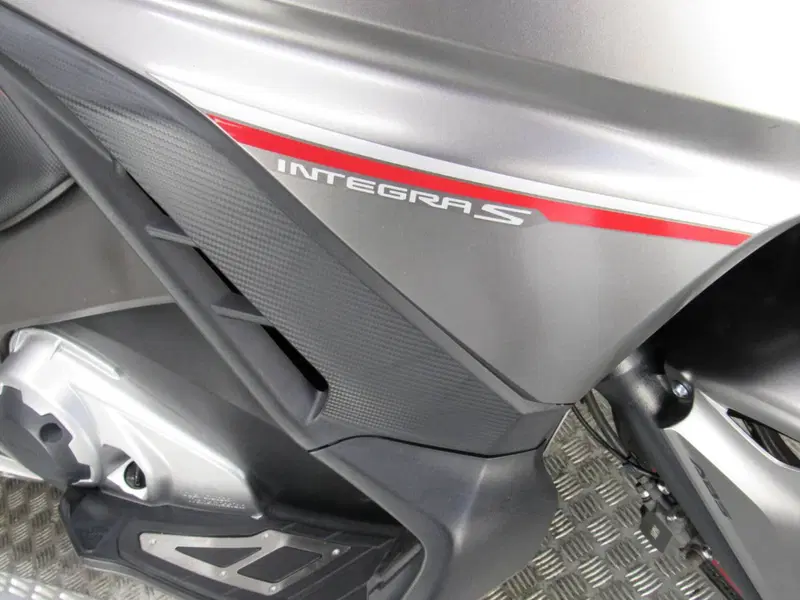 Honda Integra 750 DCT Sport (2017) (12)