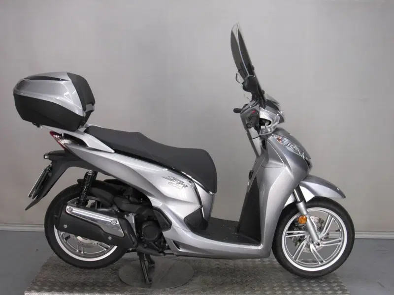 Honda SH 300 i ABS (2016 - 20) (2)