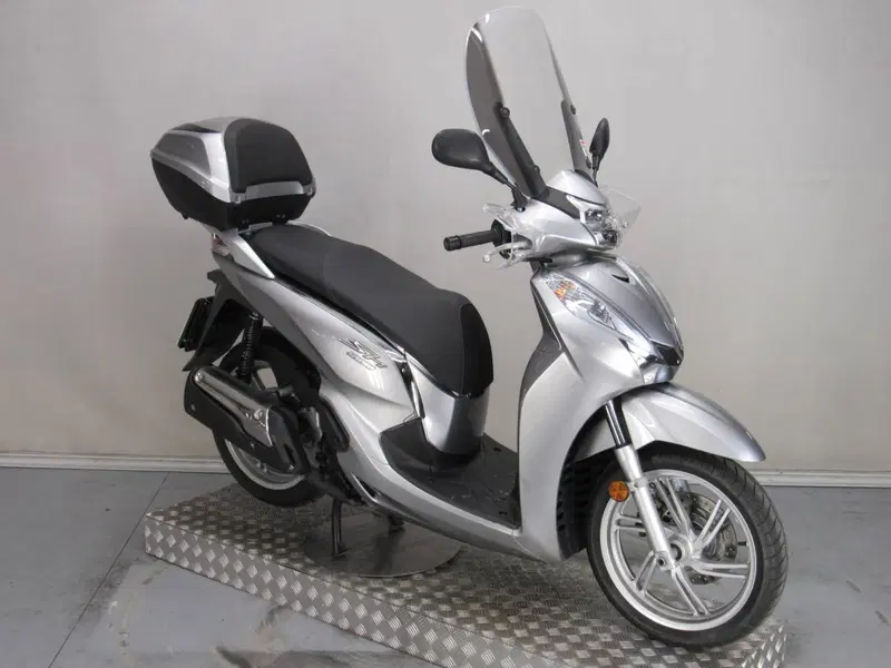 Honda SH 300 i ABS (2016 - 20) (3)