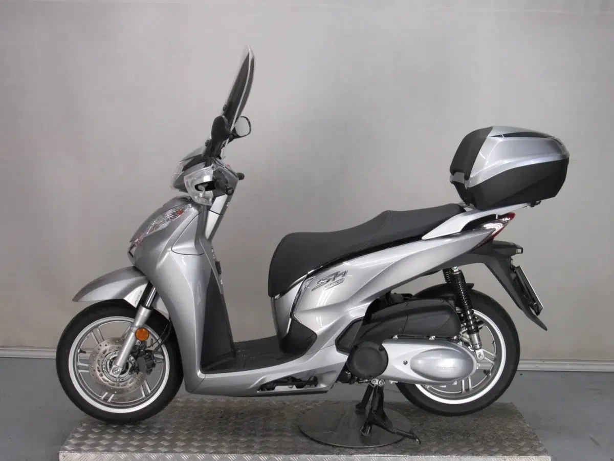 Honda SH 300 i ABS (2016 - 20) (5)