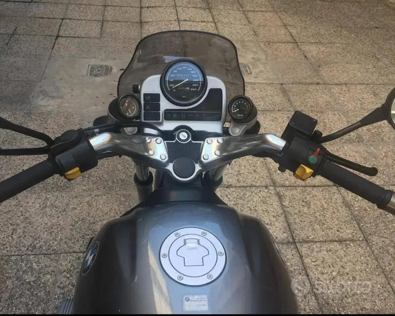Bmw r1100r (4)