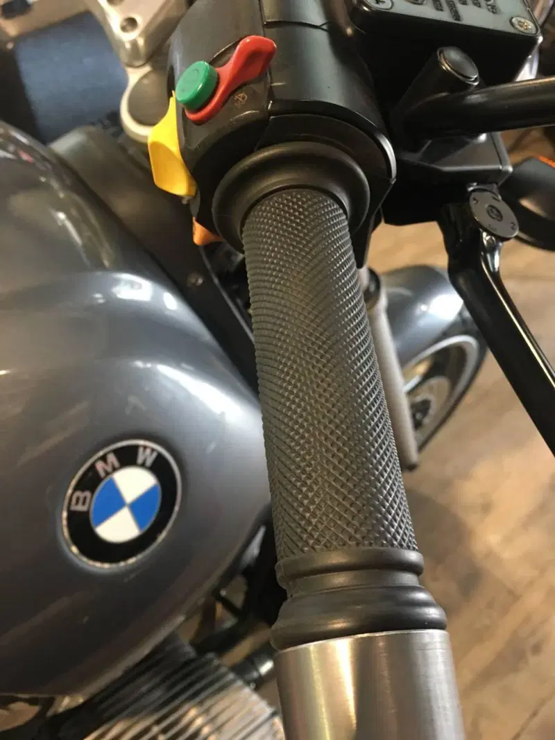 Bmw r1100r (10)