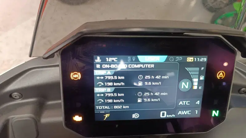 Aprilia Tuono V4 (2025 - 26) (4)