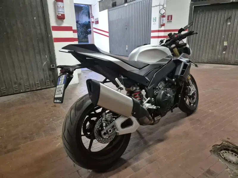 Aprilia Tuono V4 (2025 - 26) (15)