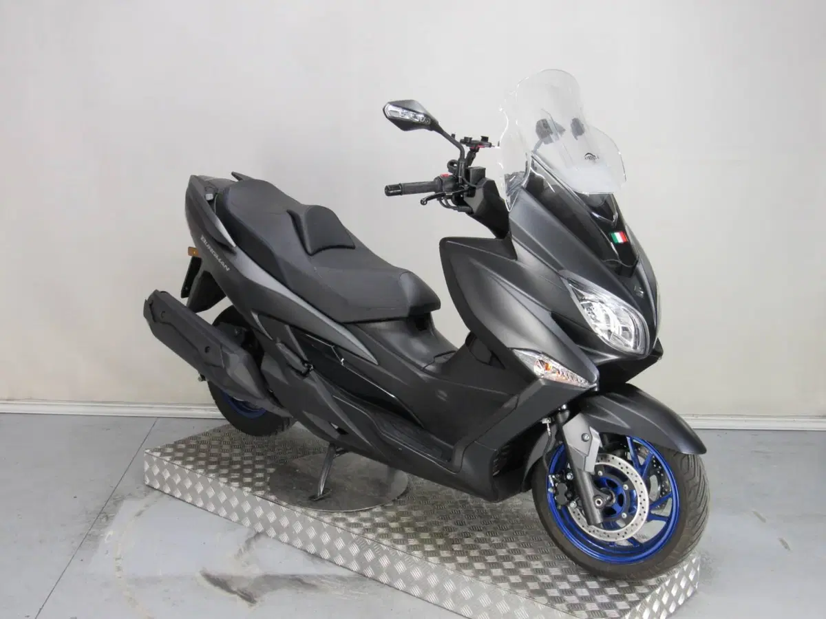 Suzuki Burgman AN 400 (2017 - 20) (3)